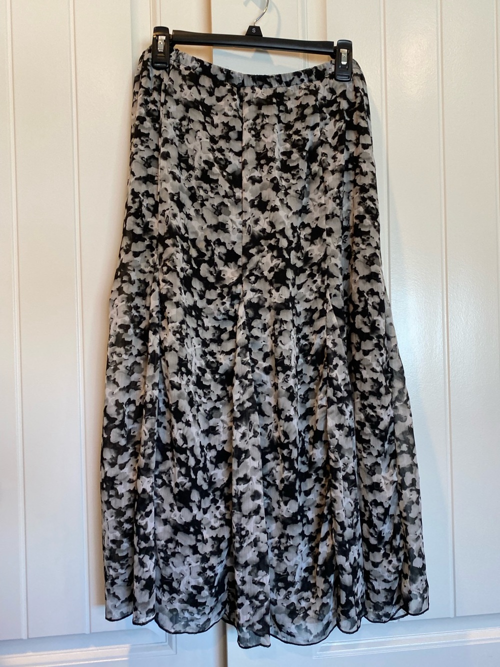 Elementz Black and White Floral Print Midi Skirt